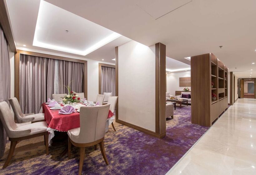 فندق Ramada By Wyndham Continental Jeddah