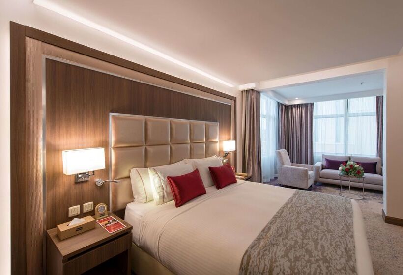 فندق Ramada By Wyndham Continental Jeddah