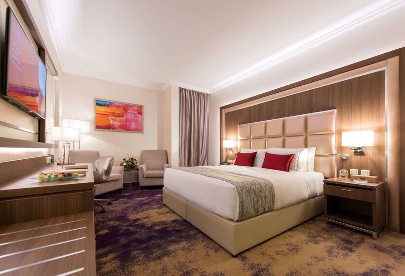 فندق Ramada By Wyndham Continental Jeddah