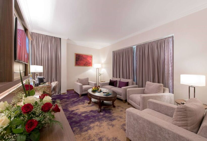 فندق Ramada By Wyndham Continental Jeddah