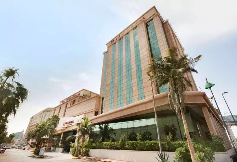 בית מלון כפרי Ramada By Wyndham Continental Jeddah