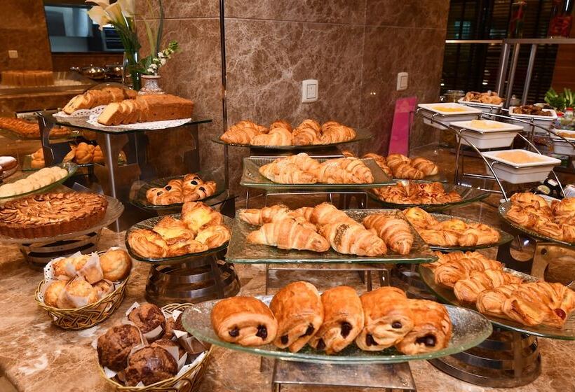 فندق Ramada By Wyndham Continental Jeddah