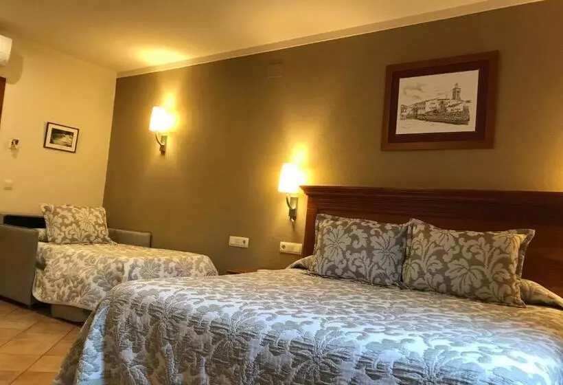 Отель Restaurante La Quadra