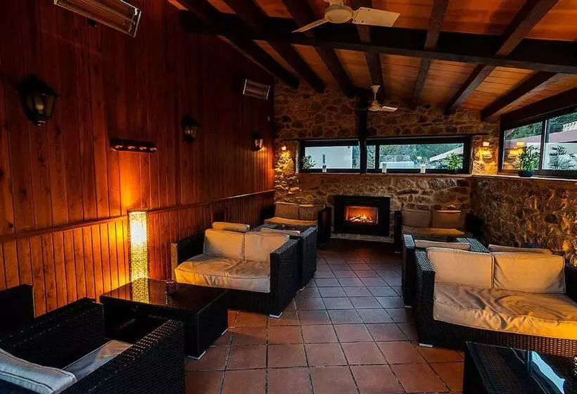 Отель Restaurante La Quadra