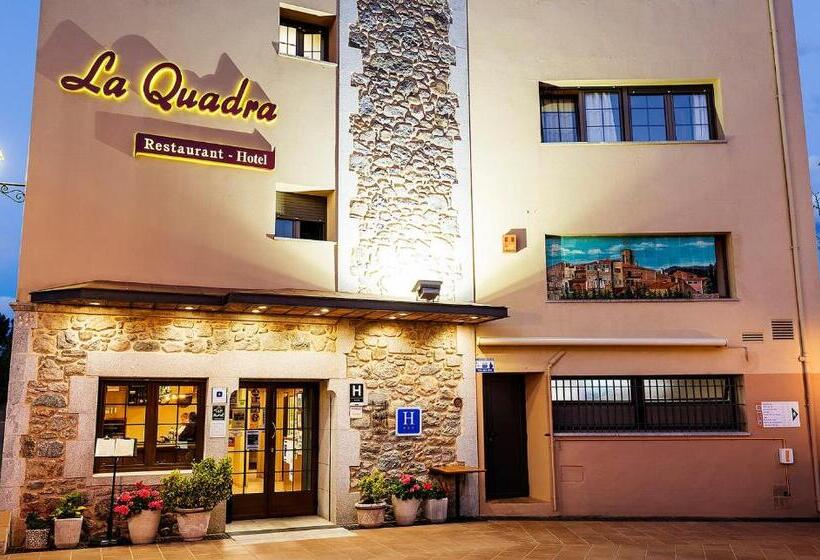 فندق Restaurante La Quadra