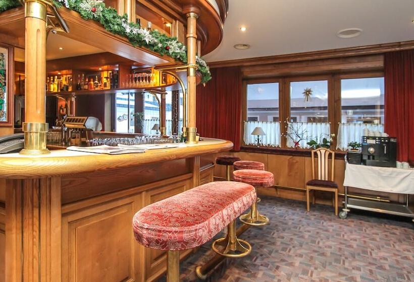 Отель Tiroler Adler Bed & Breakfast