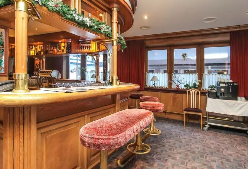 Отель Tiroler Adler Bed & Breakfast