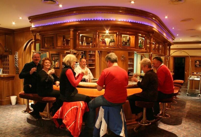 Отель Tiroler Adler Bed & Breakfast