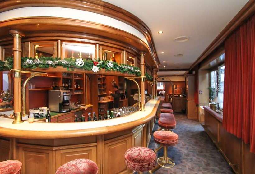 Отель Tiroler Adler Bed & Breakfast