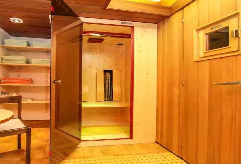 Отель Tiroler Adler Bed & Breakfast