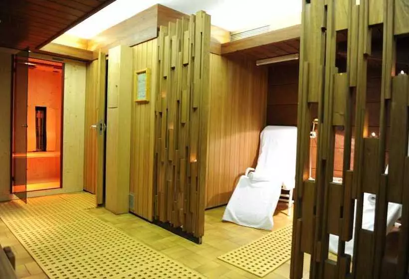 Отель Tiroler Adler Bed & Breakfast