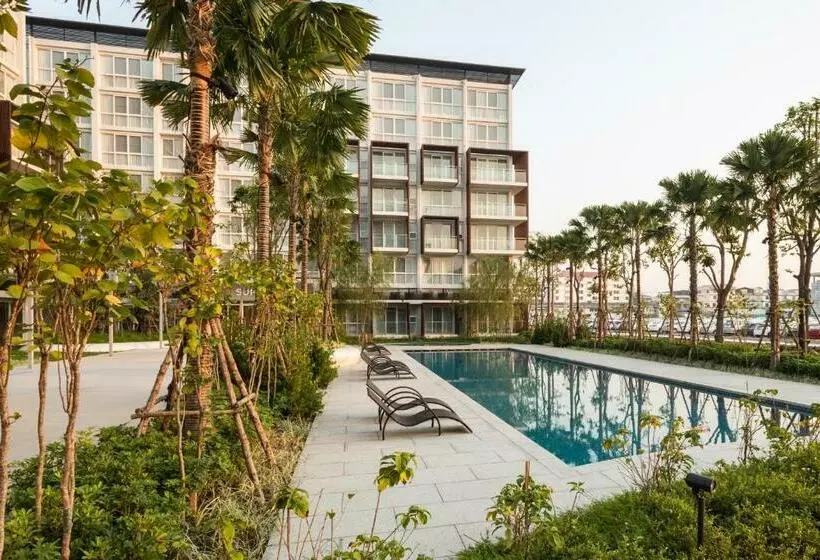 The Idle Hotel And Residence