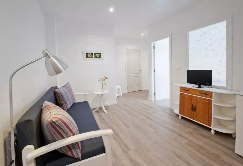 Apartamentos Adjovimar