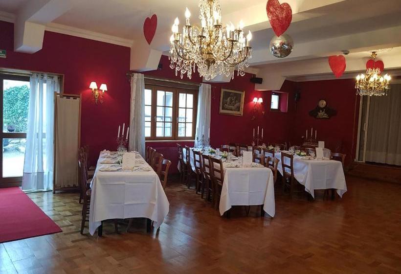 Отель Hôtel Ferme De La Raterie