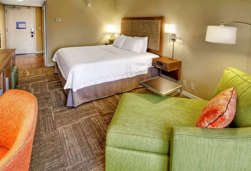 בית מלון כפרי Hampton Inn & Suites Asheville Airport