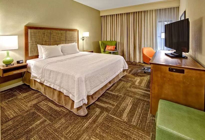 בית מלון כפרי Hampton Inn & Suites Asheville Airport