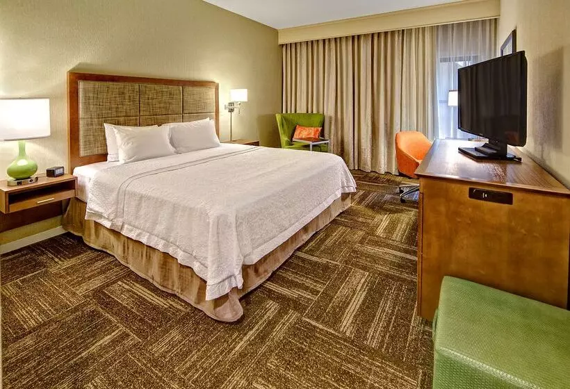 בית מלון כפרי Hampton Inn & Suites Asheville Airport