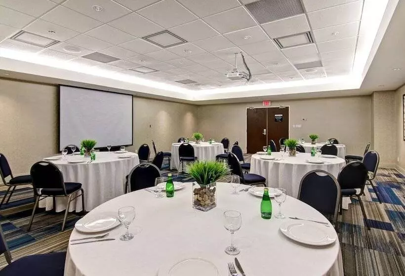 Holiday Inn Express Hotel & Suites Toronto Markham, An Ihg