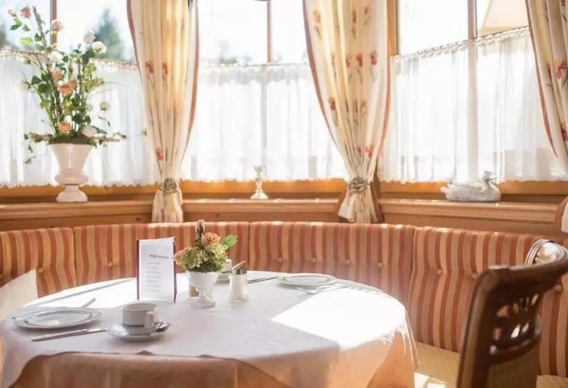 Отель Landhaus Grünau