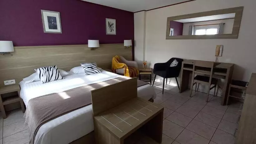 בית מלון כפרי Le Relais De Launay