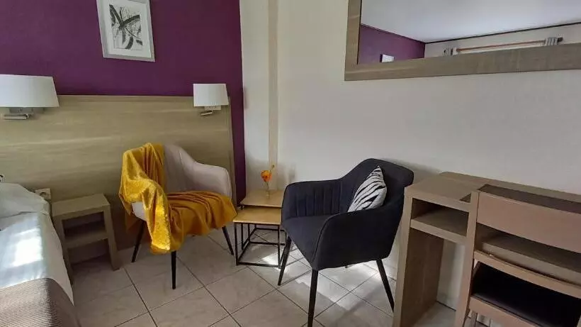 בית מלון כפרי Le Relais De Launay