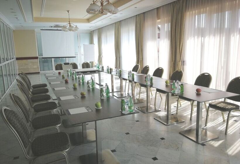 בית מלון כפרי Phoenix