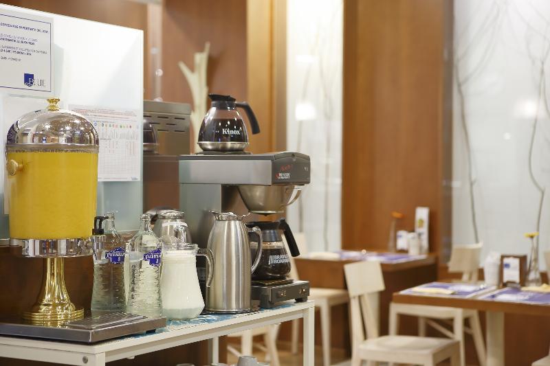 Santa Rosa, Blue Hoteles