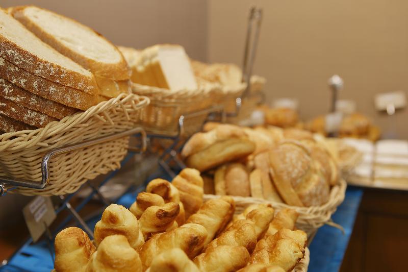 Santa Rosa, Blue Hoteles