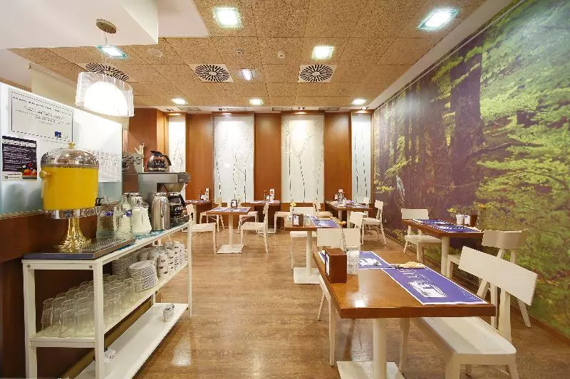 Santa Rosa, Blue Hoteles