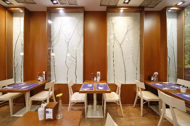 Santa Rosa, Blue Hoteles