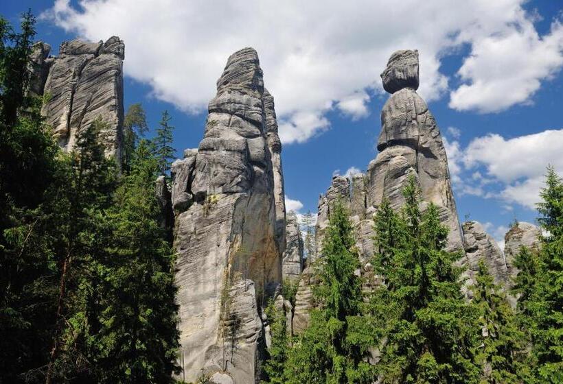 בית מלון כפרי Tommy Wellness & Spa