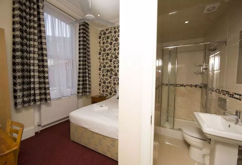 בית מלון כפרי Royal London  By Saba