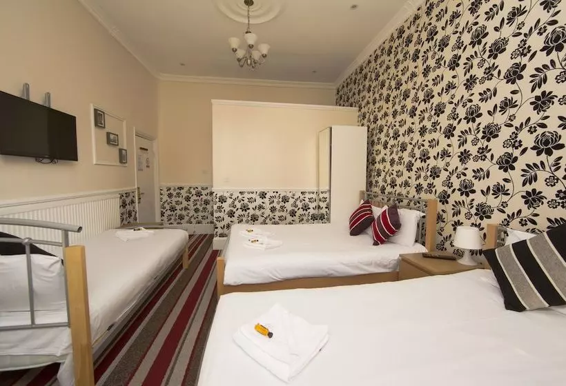 בית מלון כפרי Royal London  By Saba