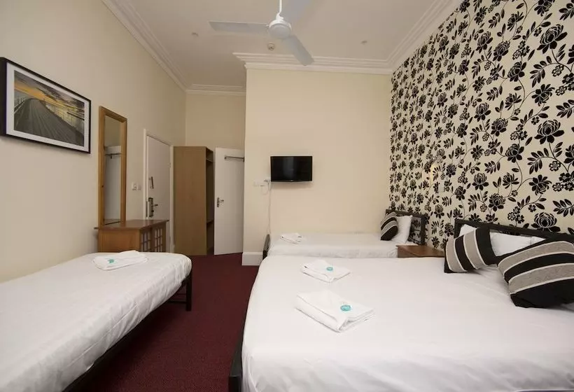 בית מלון כפרי Royal London  By Saba