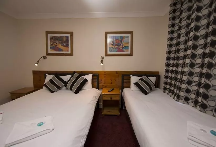 בית מלון כפרי Royal London  By Saba