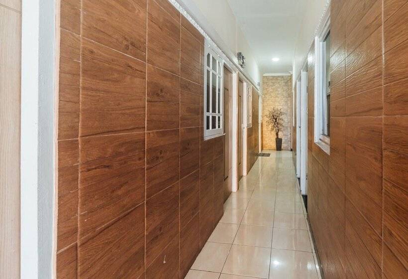 בית מלון כפרי Satria Guest House By Oyo Rooms