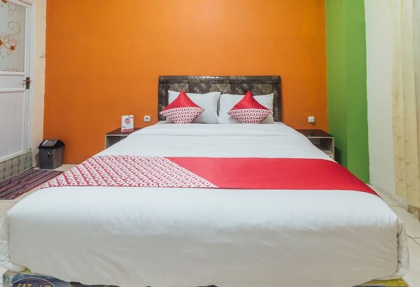 בית מלון כפרי Satria Guest House By Oyo Rooms