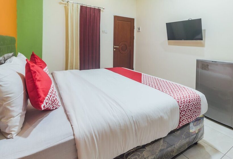 בית מלון כפרי Satria Guest House By Oyo Rooms