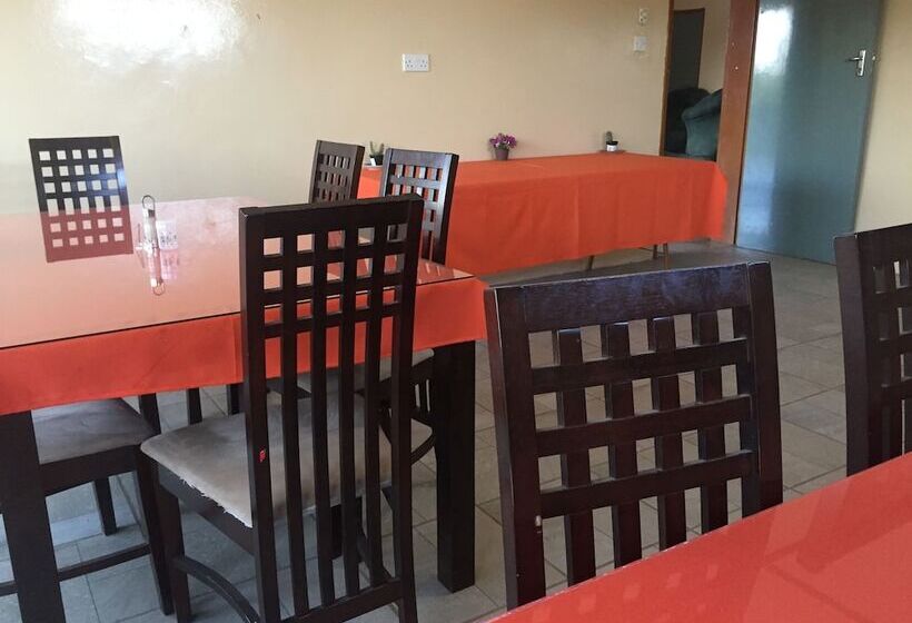 پانسیون Namane Guest House