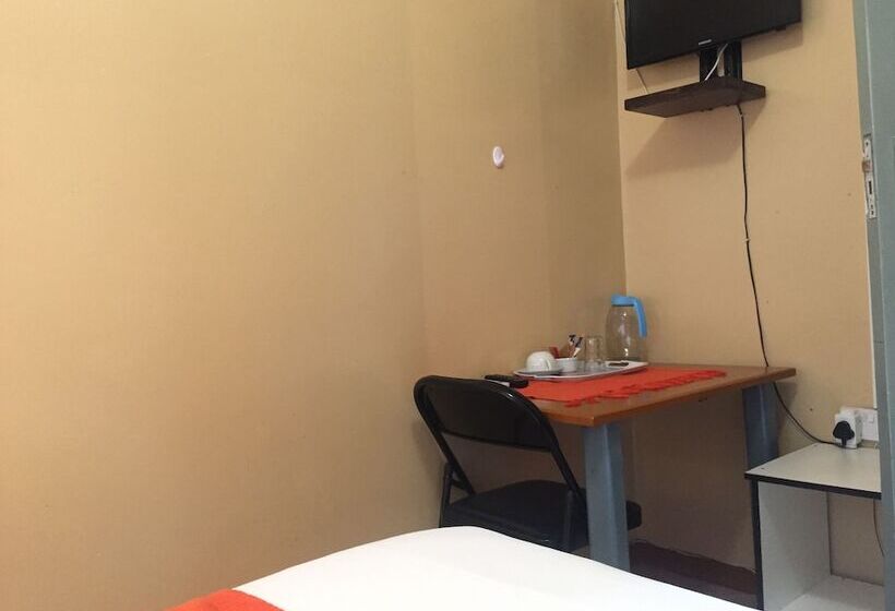 پانسیون Namane Guest House