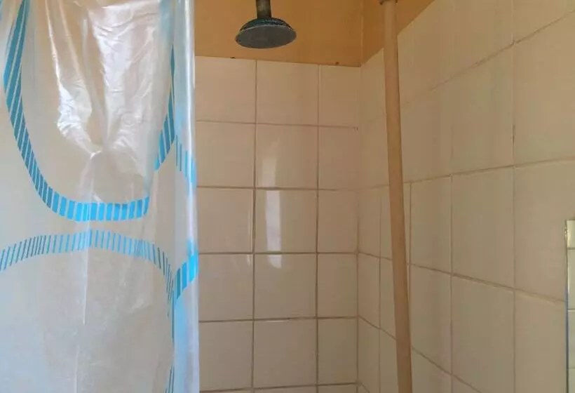 پانسیون Namane Guest House