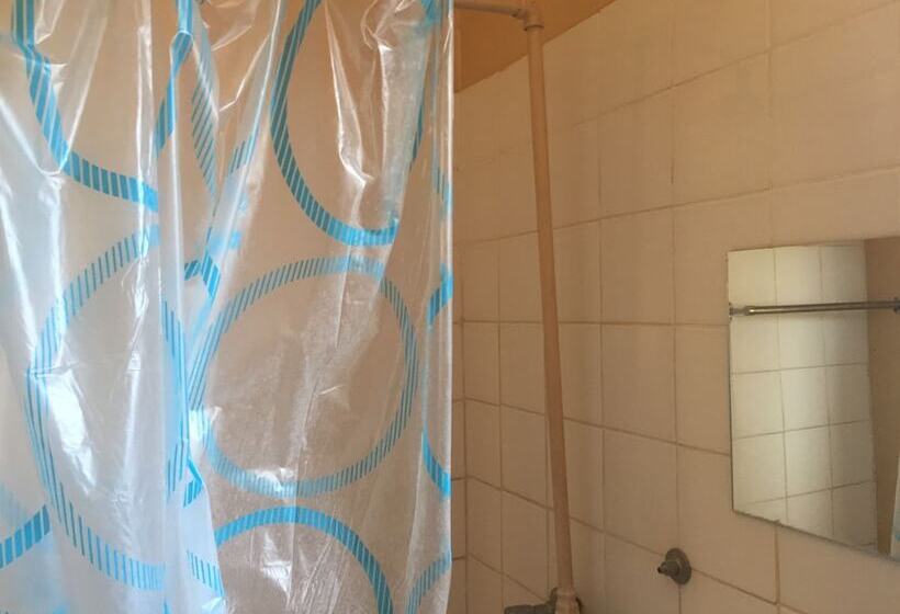 پانسیون Namane Guest House