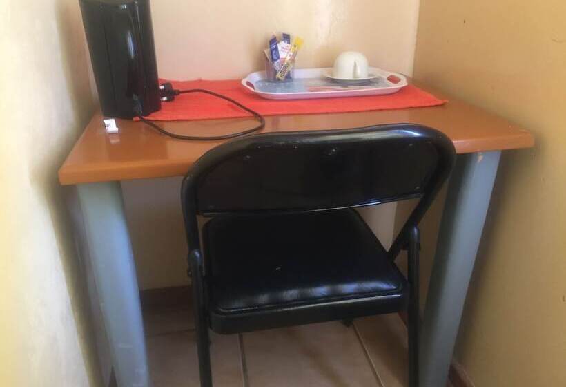 پانسیون Namane Guest House