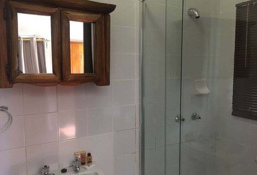 پانسیون Namane Guest House