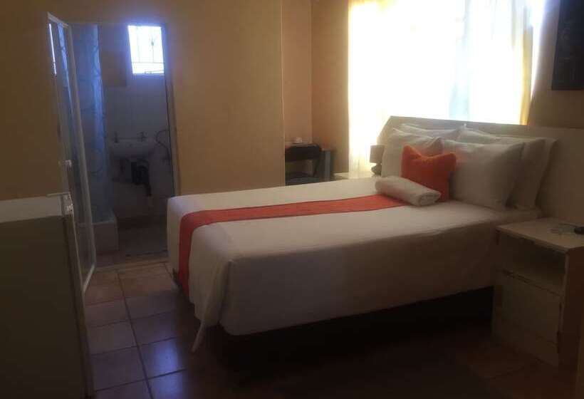 پانسیون Namane Guest House