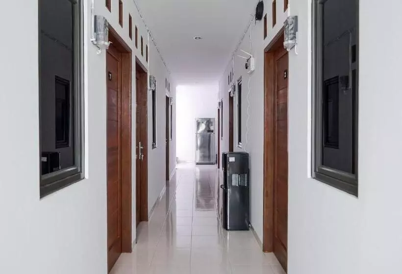 Hotelli Koolkost Near Jalan Veteran Raya