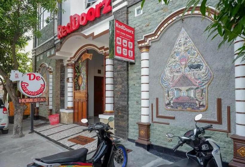فندق Reddoorz Near Stasiun Purwosari