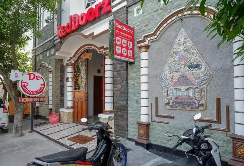 ホテル Reddoorz Near Stasiun Purwosari