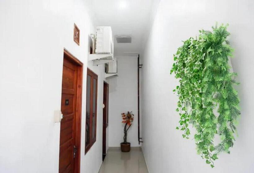 فندق Reddoorz Near Stasiun Purwosari