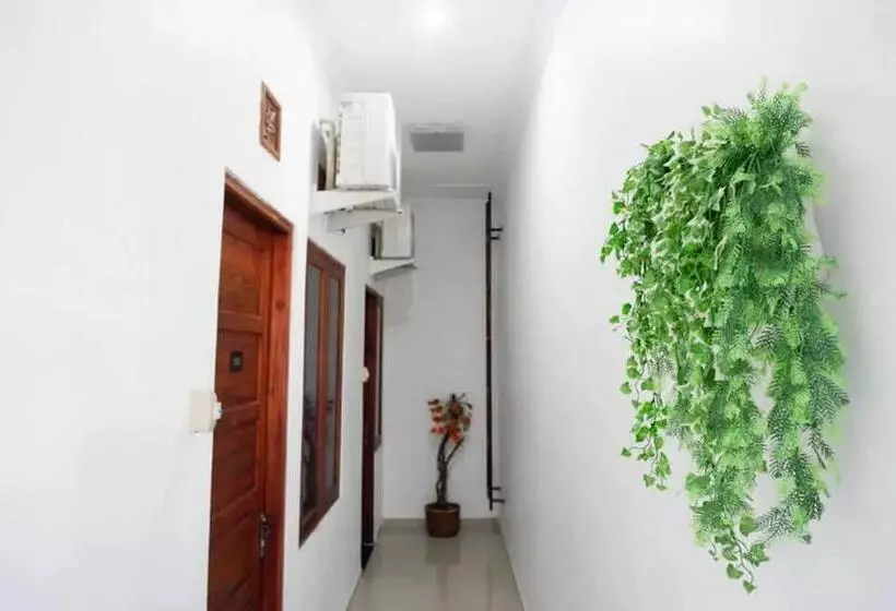 ホテル Reddoorz Near Stasiun Purwosari